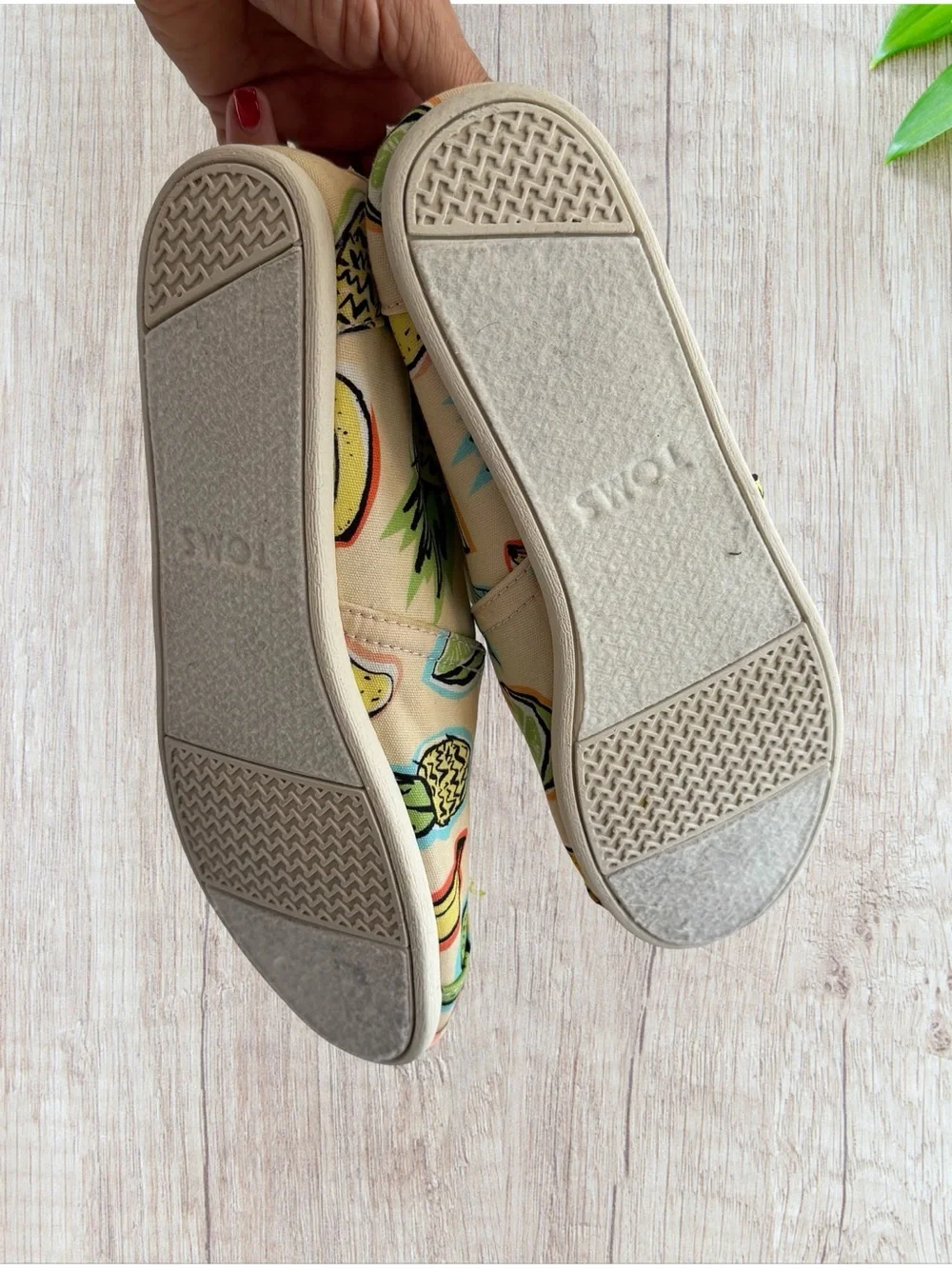 TOMS Tropical Fruit Print Alpargata Slip-On Shoes Women’s 10 EU 42